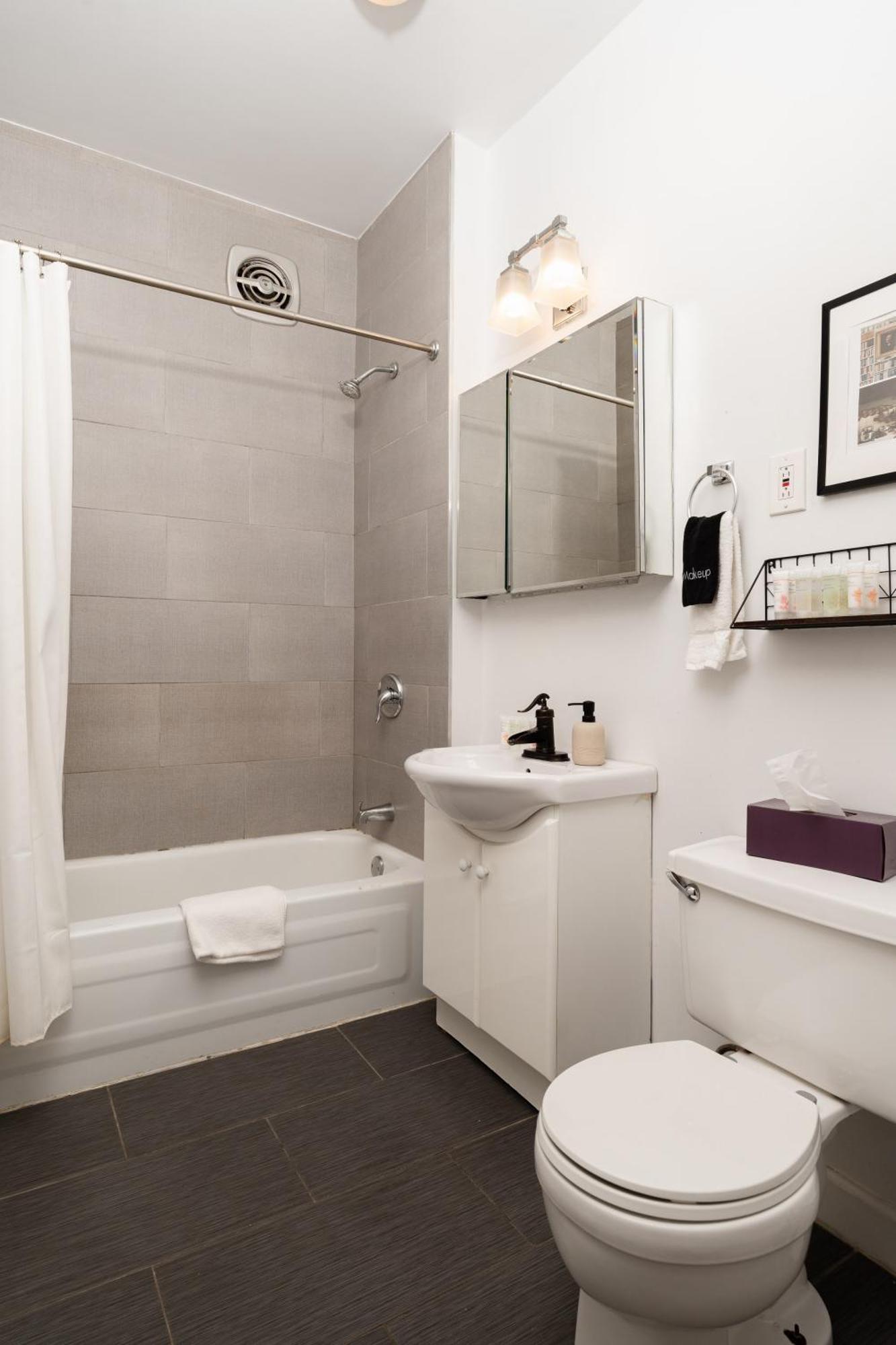 Ukrainian Village 2Br Modern Apartment D2 Чикаго Екстериор снимка
